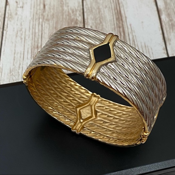 Unsigned 2- Tone Wide Cuff Rope Enamel Bangle Hinged Bracelet - Picture 3 of 11